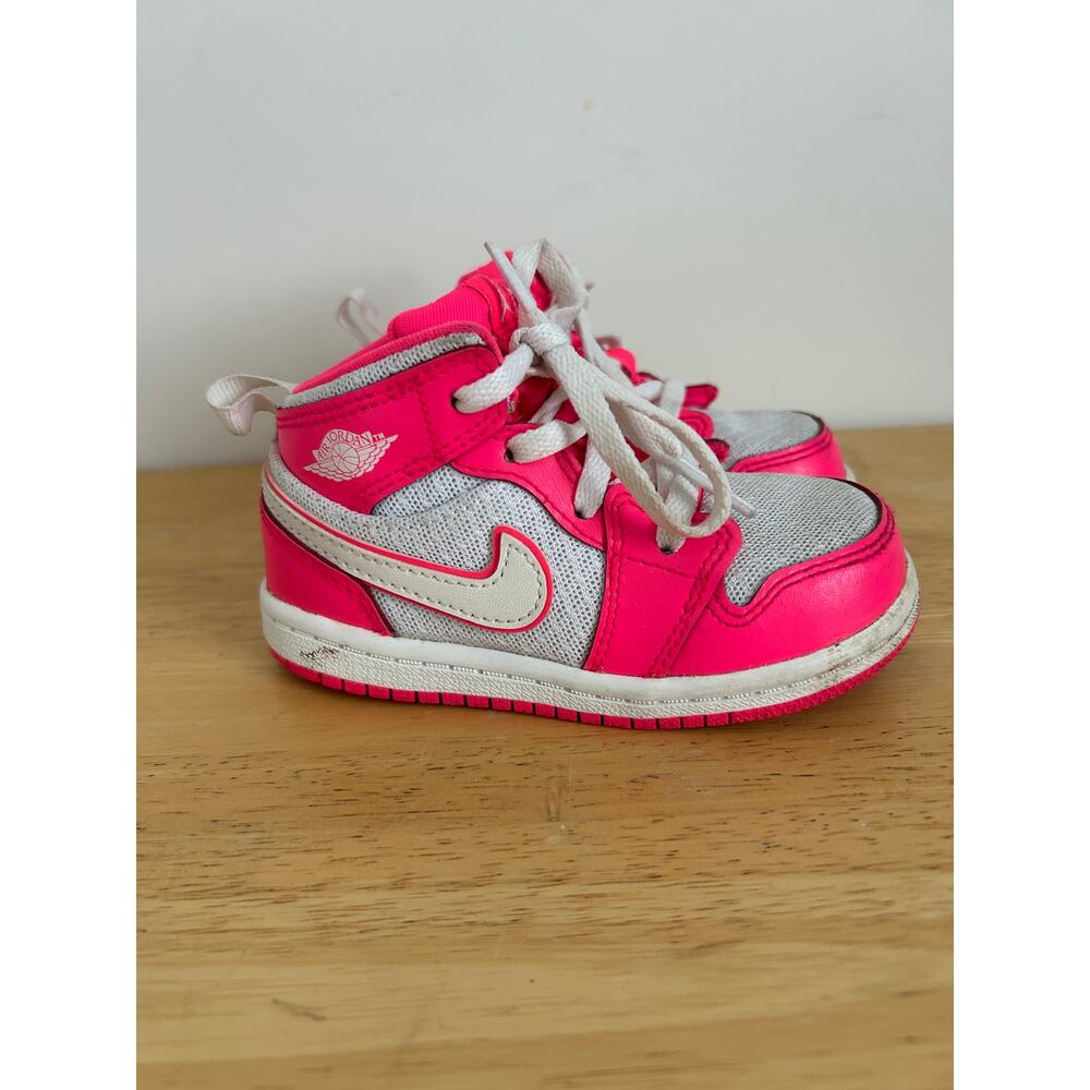 Nike Air Jordan 1 Mid 'Hyper Pink' sneakers Toddler/Girl's 7C - Picture 2 of 8
